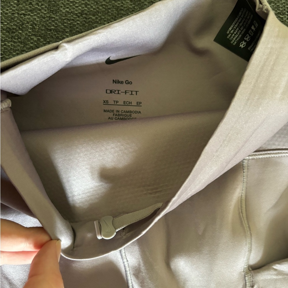 Women’s Nike Athletic Pants // Pockets!!!